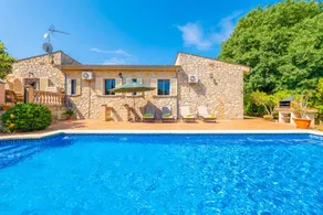 Villa mit Garten, Terrasse und Grill - Image 2