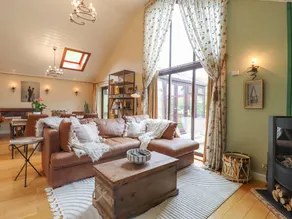 Cottage with garden - Image 5