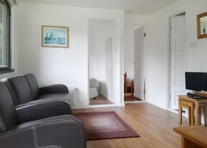 Chalet with 2 rooms for 4 persons - Image 3