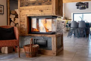 Family-friendly chalet with garden, terrace & hot tub | Mountain view - Image 3