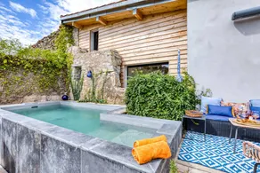 Family-friendly holiday home with BBQ, terrace & pool | Mountain view | Dogs allowed - Image 2