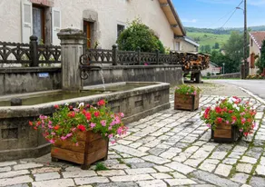 Comfortable house with mountain view in Charix - Image 2