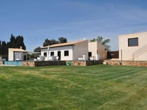 Cottage with barbecue, terrace & garden - Image 2