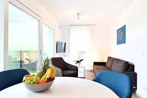 Fully equipped apartment with garden & terrace - Image 4