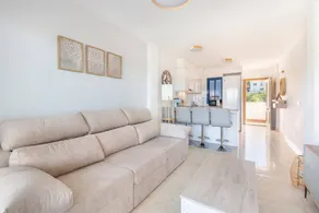 Agréable appartement convivial et familial avec barbecue, piscine et internet haut débit | Vue montagne | Proche de la plage - Image 4