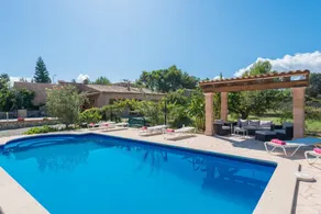 Fully equipped charming villa with terrace, barbeque & private pool - Image 2