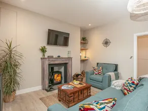Cottage with garden - Image 3