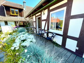 Apartment with garden - Image 5