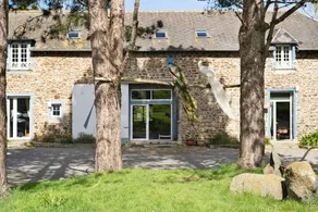Holiday home with barbeque, garden & terrace | Garden view - Image 2