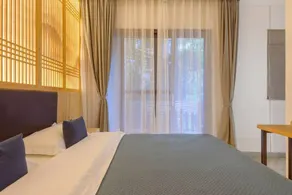Heinemann Hotel Sunny King Zimmer ohne Badewanne A308 – mit Whirlpool und lokalem - Image 3