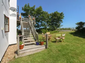Cottage with garden | Beach view - Image 3