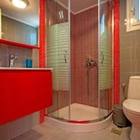 Apartment with garden - Image 5