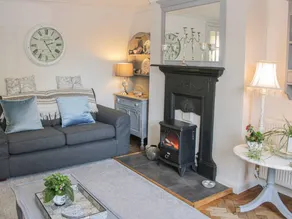 Child-friendly beautiful cottage with garden - Image 5
