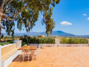Family-oriented holiday apartment with terrace, private pool & BBQ | Mountain view - Image 3