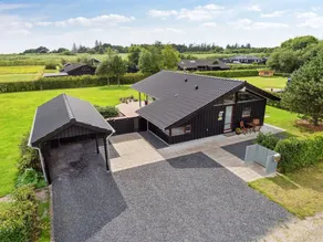 Holiday home with terrace, garden & sauna - Image 3