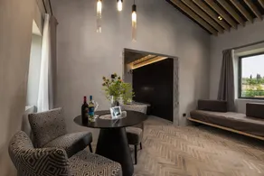 Appartement avec jardin et piscine | Vue jardin - Image 2