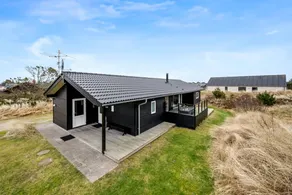 Cottage with terrace & sauna - Image 2