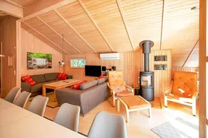 Family-oriented ample house with jacuzzi, sauna & barbeque - Image 5