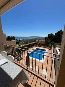 Voll ausgestattetes schönes Ferienhaus mit Terrasse und privatem Pool - Image 4