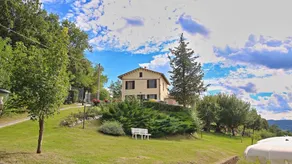 Flat with pool, garden & barbecue - Image 4