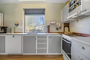 Holiday home with terrace & barbecue - Image 5