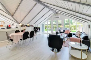 Child-friendly house with terrace, sauna & barbeque | Pets are welcome - Image 3