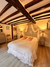 Hostal con desayuno con jardín y piscina | Vistas al jardín - Image 3