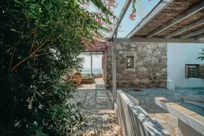 Merveilleuse maison avec terrasse | Vue mer | À côté de la plage - Image 3