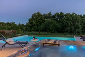 Villa with pool, BBQ & terrace - Image 5