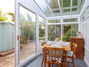 Cottage with garden - Image 3