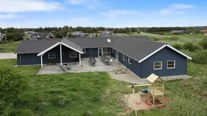 House with terrace, garden & barbeque - Image 2