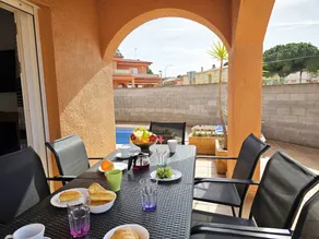 Voll ausgestattete schöne Villa mit Terrasse, Grill und Garten | Nah am Strand | Haustiere erlaubt - Image 3