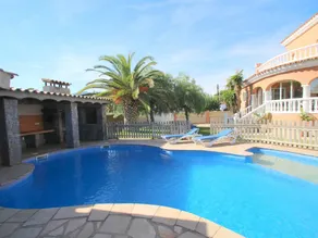 Villa with pool and AC - 12 guests - Image 2