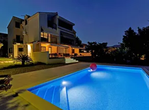 Apartamento vacacional totalmente equipado con barbacoa, piscina privada y jardín - Image 3