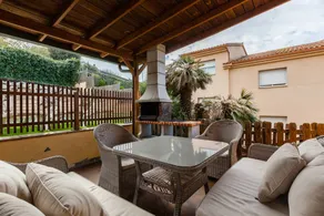 House with garden, BBQ & terrace | Mountain view - Image 2