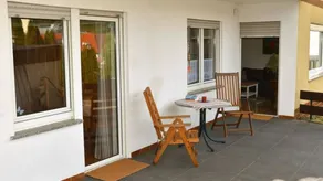 Children-friendly holiday apartment with garden & terrace - Image 4