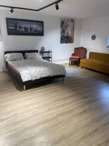 Appartamento con terrazza, griglia e giardino - Image 2