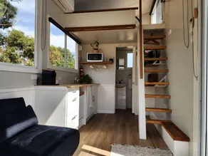 Charming Tiny House Overlooking the Table Top Mountains and Surrounded by Nature in Jindera, New South Wales - Image 3