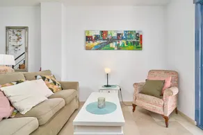 Apartment mit schnellem Internet, Terrasse und Grill | Bergblick | Strand in der Nähe - Image 4
