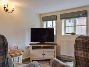 Family-oriented lovely cottage with garden | Pets allowed - Image 3