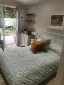 Private room with garden - Image 5