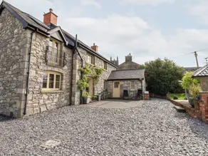 Fully equipped cottage with garden | Dogs allowed - Image 2