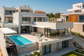 Villa mit Garten, Terrasse und Grill | Poolblick - Image 2