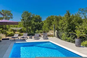 Apartment with terrace & garden - Image 4