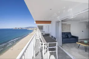 Maison avec terrasse et piscine - Image 3