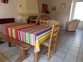 Gite with barbeque, terrace & garden - Image 3
