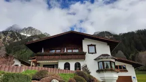 Familienorientierte Ferienwohnung mit Terrasse | Bergblick | Haustiere sind willkommen - Image 2