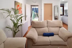 Family-friendly lovely flat with garden, terrace & BBQ | River view | Suitable for remote work | Pets allowed - Image 5