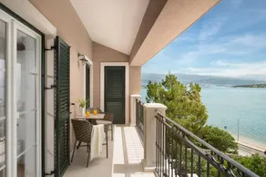 Villa con sauna, giardino e piscina privata | Vista sul giardino - Image 2