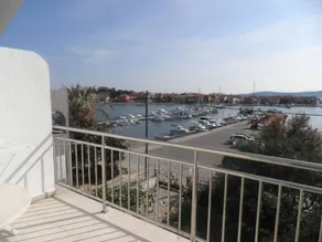 Apartment with BBQ, terrace & garden - Image 2